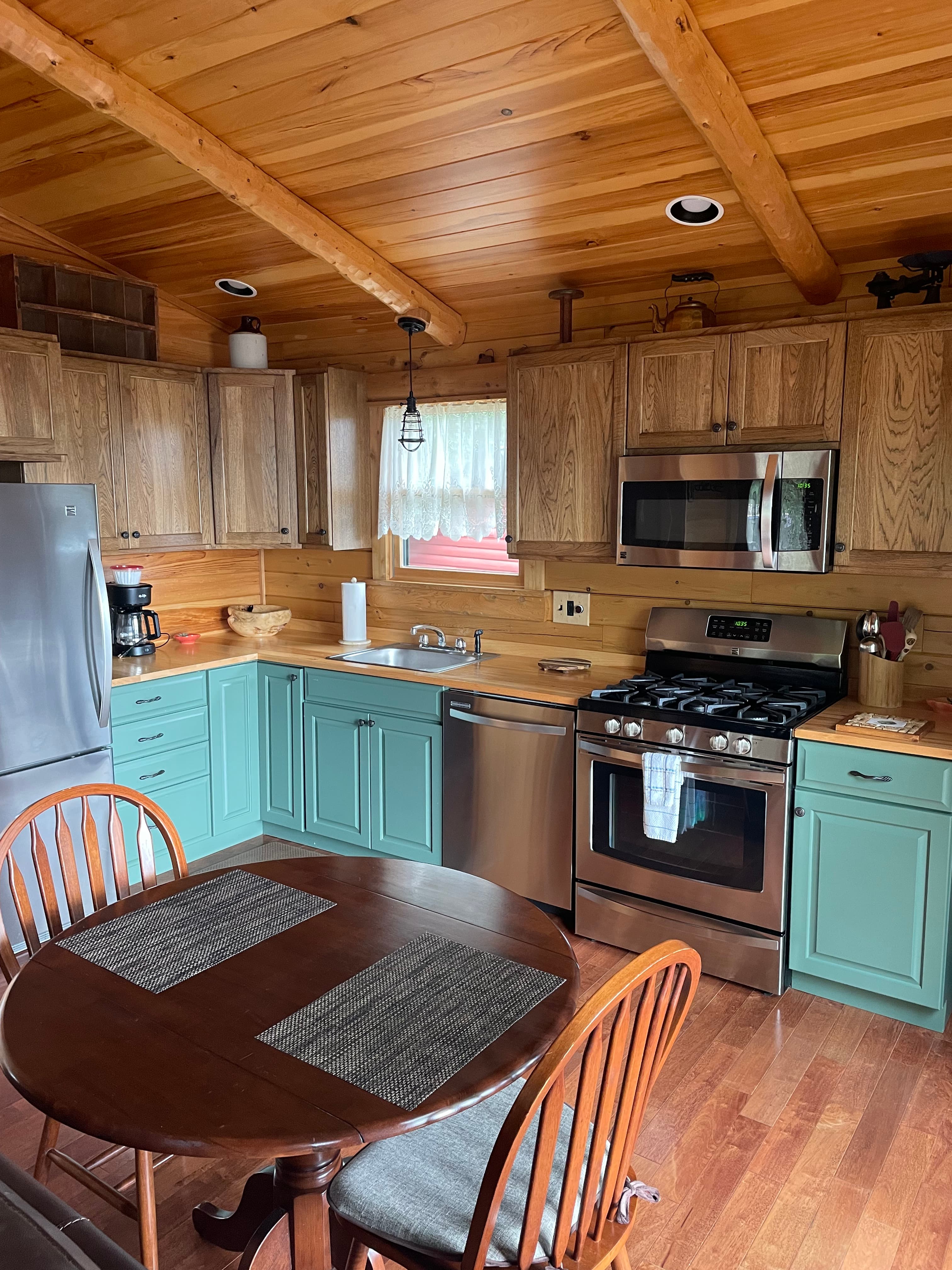 cabin-146-kitchen